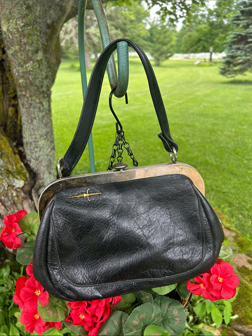 Vintage Black Leather Kiss-Lock Satchel Handbag - Unbranded